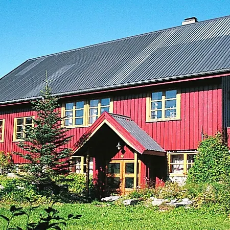 Seven-bedroom In Flatanger 2 Holiday home *